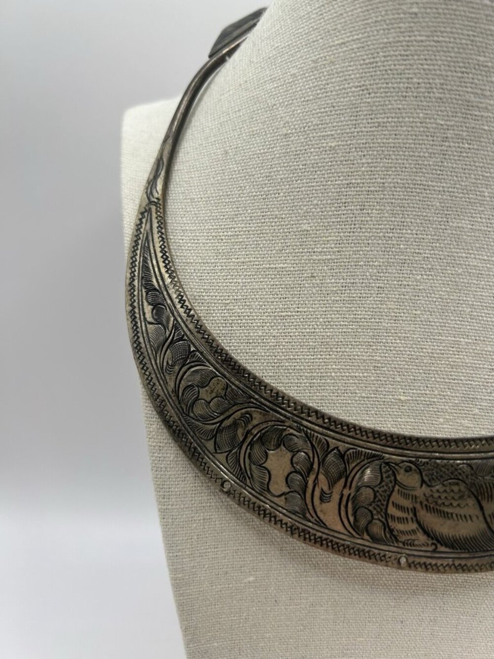 Vintage Tribal Ceremonial Etched Collar Necklace Bird Motif Silver Tone Boho - Picture 3 of 15